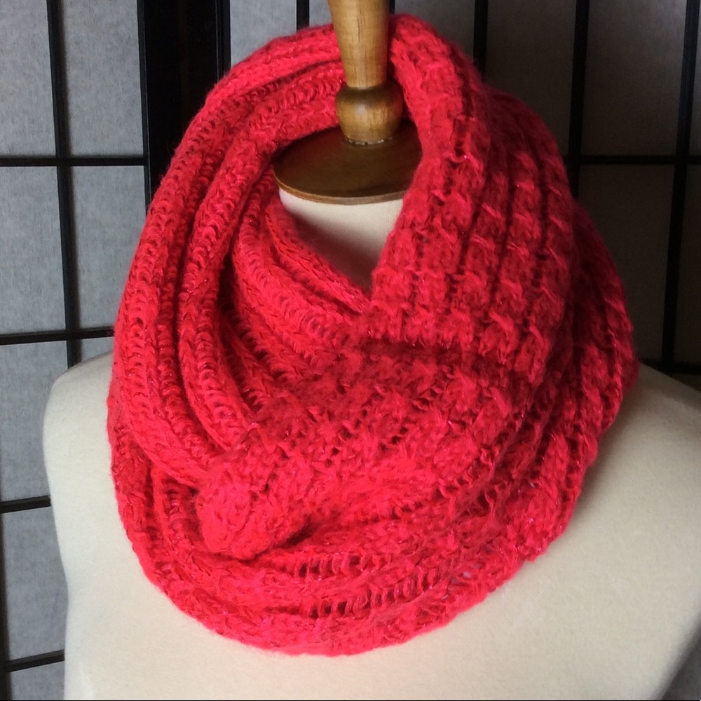 ❤️Be Mine..H&M Red & Sparkly Infinity Scarf!